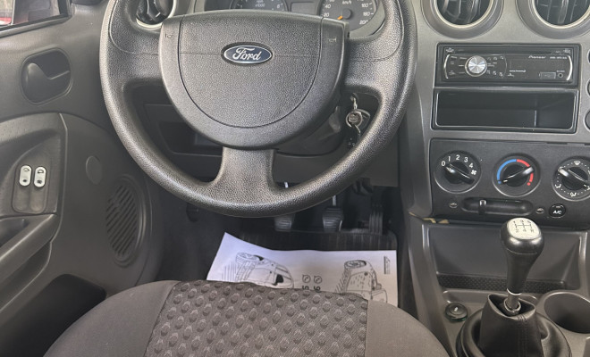 Ford Fiesta Personnalité 1.0 8V 66cv 5p 2007 Gasolina-4