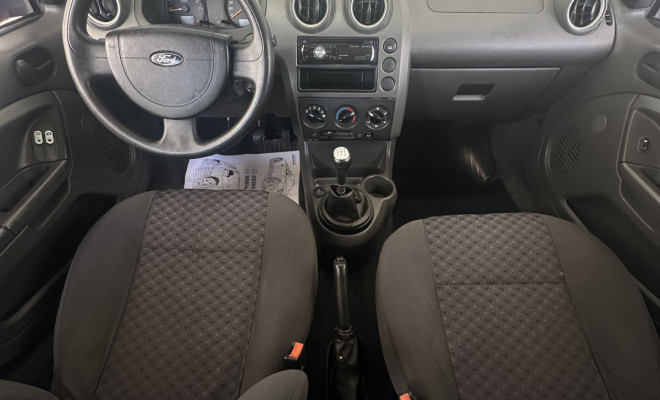 Ford Fiesta Personnalité 1.0 8V 66cv 5p 2007 Gasolina-5