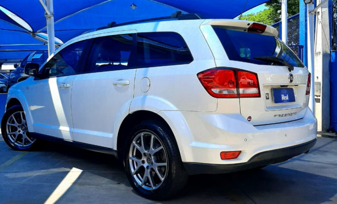 Fiat FREEMONT EMOT./PRECISION 2.4 16V 5p Aut. 2015 Gasolina-4