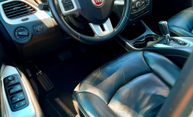 Fiat FREEMONT EMOT./PRECISION 2.4 16V 5p Aut. 2015 Gasolina-6