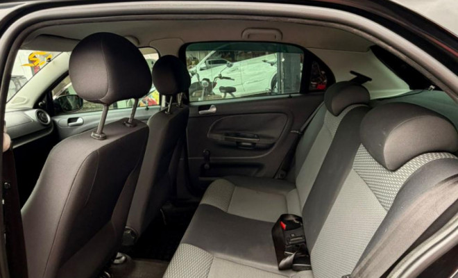 VW - VolksWagen Gol (novo) 1.0 Mi Total Flex 8V 4p 2012 Flex-6