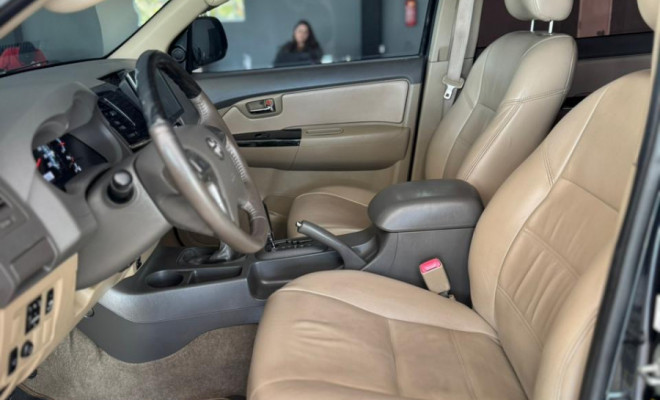 Toyota Hilux SW4 SRV D4-D 4x4 3.0 TDI Dies. Aut 2012 Diesel-9