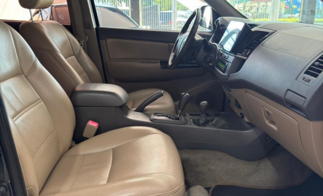 Toyota Hilux SW4 SRV D4-D 4x4 3.0 TDI Dies. Aut 2012 Diesel-8