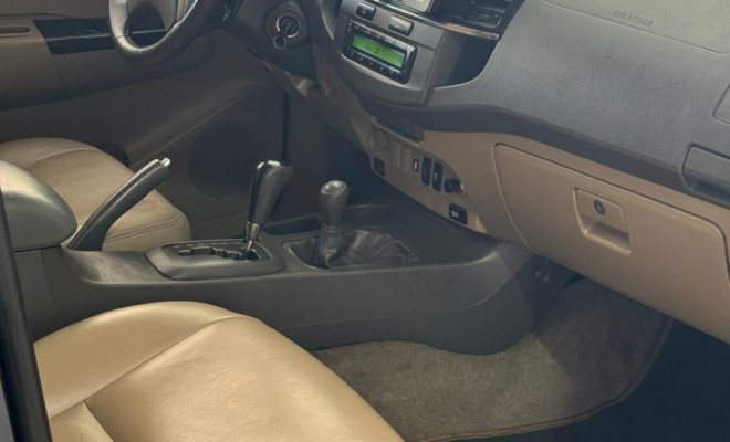 Toyota Hilux SW4 SRV D4-D 4x4 3.0 TDI Dies. Aut 2012 Diesel-10