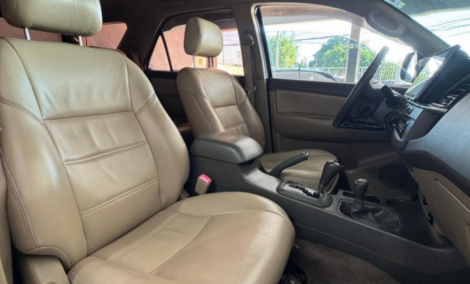 Toyota Hilux SW4 SRV D4-D 4x4 3.0 TDI Dies. Aut 2012 Diesel-11