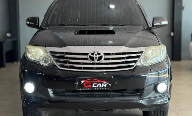 Toyota Hilux SW4 SRV D4-D 4x4 3.0 TDI Dies. Aut 2012 Diesel-1