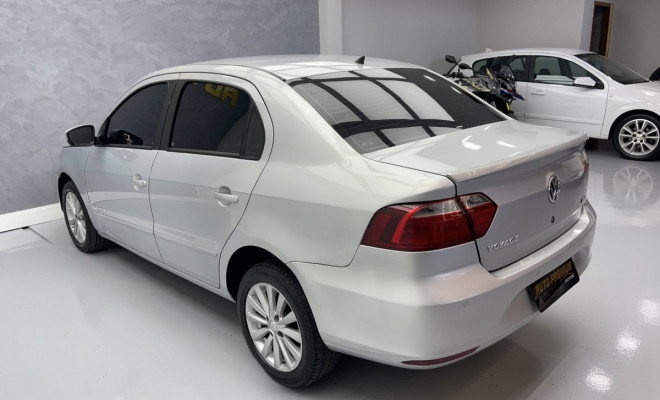 VW - VolksWagen VOYAGE COMF/Highli. 1.6 T.Flex 8V 4p 2015 Flex-0