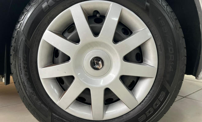 Renault SANDERO Expression Hi-Flex 1.0 16V 5p 2010 Flex-11