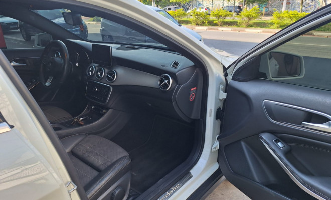 Mercedes-Benz GLA 250 Enduro 2.0 TB 16V 211cv Aut. 2016 Gasolina-16