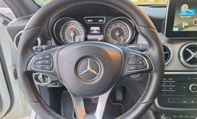 Mercedes-Benz GLA 250 Enduro 2.0 TB 16V 211cv Aut. 2016 Gasolina-13