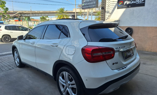 Mercedes-Benz GLA 250 Enduro 2.0 TB 16V 211cv Aut. 2016 Gasolina-6