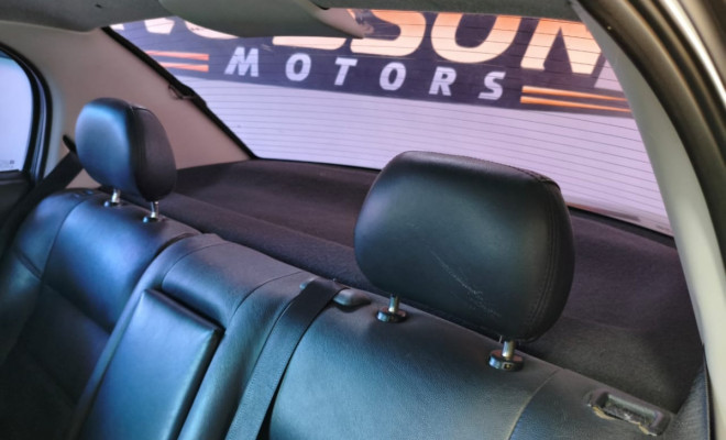 GM - Chevrolet Astra Sed. Advant. 2.0 8V MPFI FlexP. 4p 2011 Flex-7