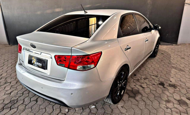 Kia Motors Cerato 1.6 16V Aut. 2011 Gasolina-4