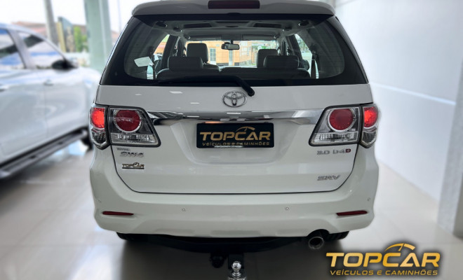 Toyota Hilux SW4 SRV D4-D 4x4 3.0 TDI Dies. Aut 2015 Diesel-3