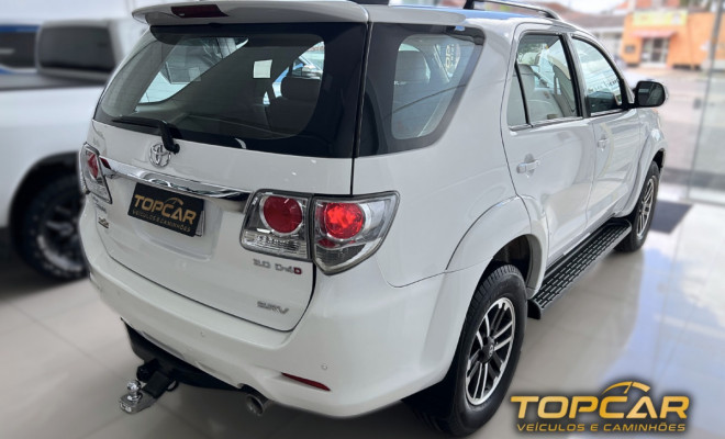 Toyota Hilux SW4 SRV D4-D 4x4 3.0 TDI Dies. Aut 2015 Diesel-2