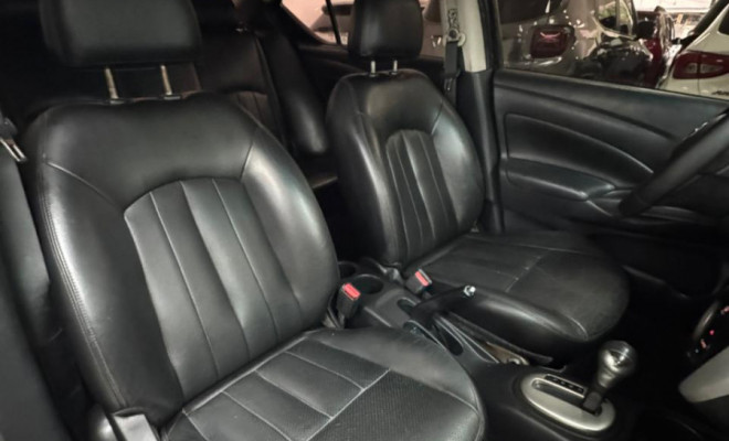 Nissan Versa SL 1.6 16V Automático 2018 • Completo • Excelente Custo-Benefício-5