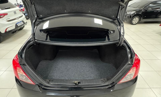 Nissan Versa SL 1.6 16V Automático 2018 • Completo • Excelente Custo-Benefício-9