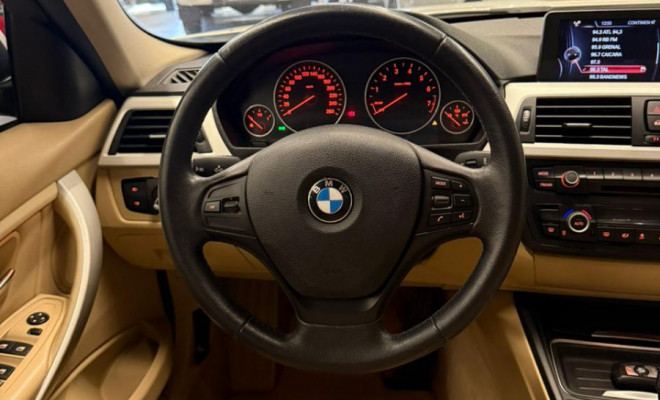 BMW 320iA 2.0 Turbo/ActiveFlex 16V/GP  4p 2014 Gasolina-11