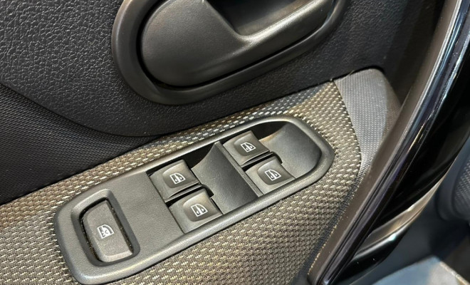 Renault LOGAN Zen Flex 1.0 12V 4p Mec. 2024 Flex-9