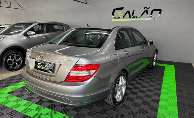 Mercedes-Benz C-180 CGI Classic 1.8 16V 156cv Aut. 2011 Gasolina-2