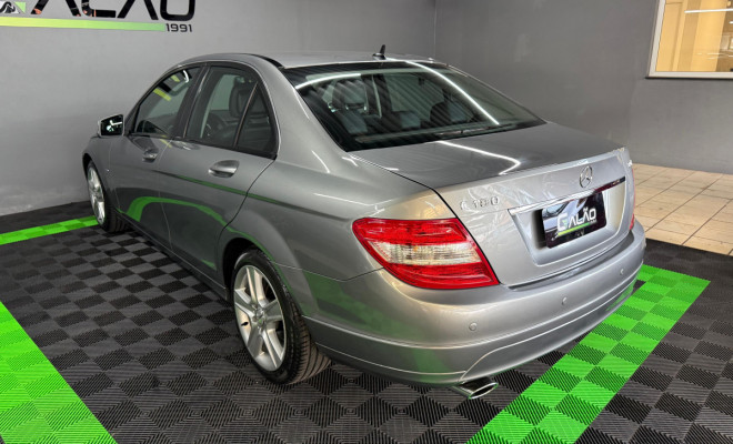 Mercedes-Benz C-180 CGI Classic 1.8 16V 156cv Aut. 2011 Gasolina-1