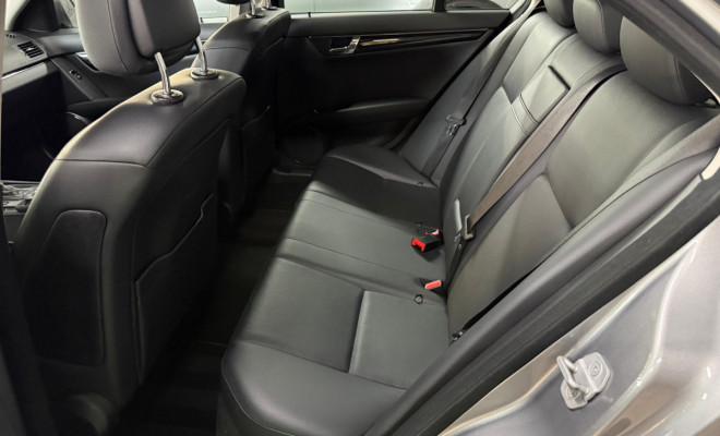 Mercedes-Benz C-180 CGI Classic 1.8 16V 156cv Aut. 2011 Gasolina-5