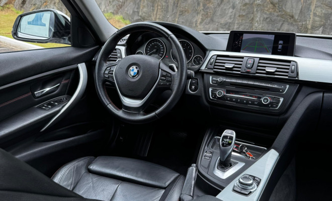 BMW 328iA Plus 2.0 TB 16V 245cv 4p 2013 Gasolina-8