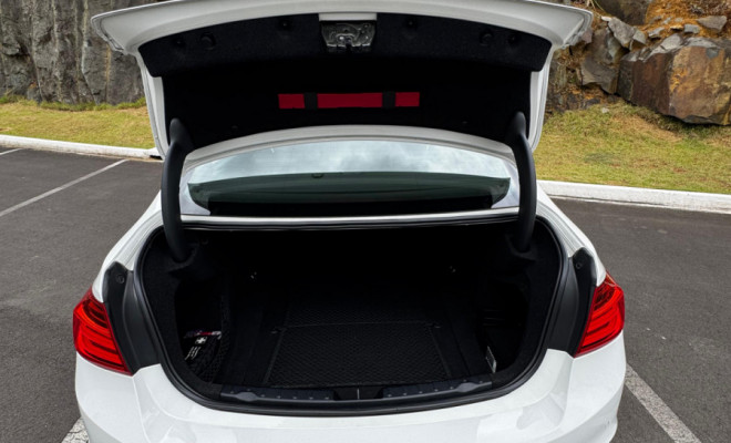 BMW 328iA Plus 2.0 TB 16V 245cv 4p 2013 Gasolina-13