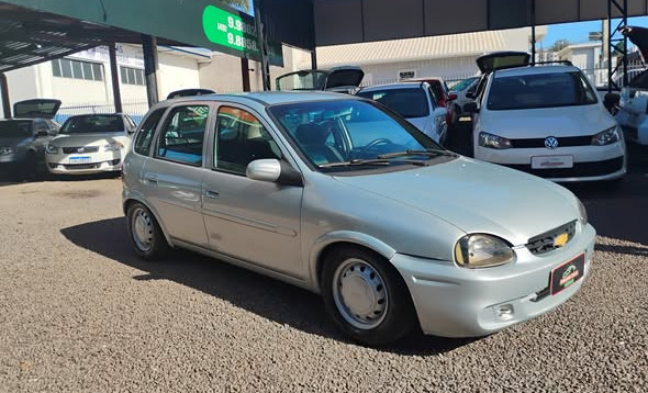 GM - Chevrolet Corsa Wind 1.0 MPF/MilleniumI/ EFI 4p 2000 Gasolina