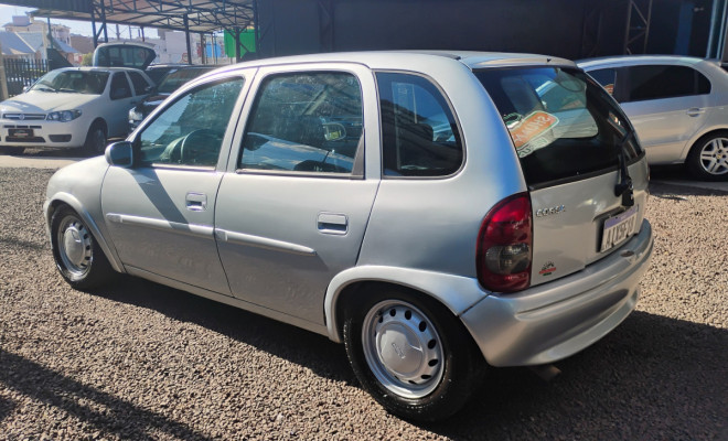 GM - Chevrolet Corsa Wind 1.0 MPF/MilleniumI/ EFI 4p 2000 Gasolina-1