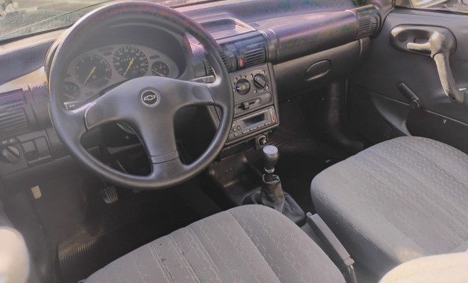 GM - Chevrolet Corsa Wind 1.0 MPF/MilleniumI/ EFI 4p 2000 Gasolina-3