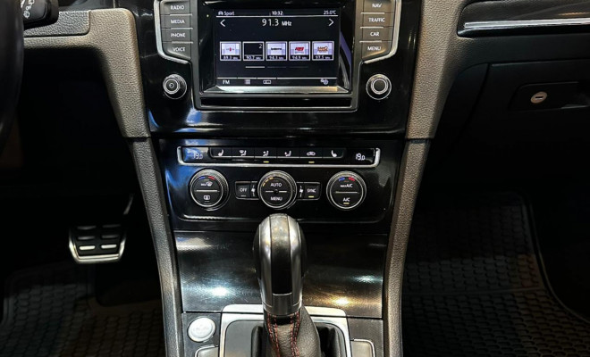 VW - VolksWagen Golf GTi 2.0 TSI 220cv Aut. 2014 Gasolina-8