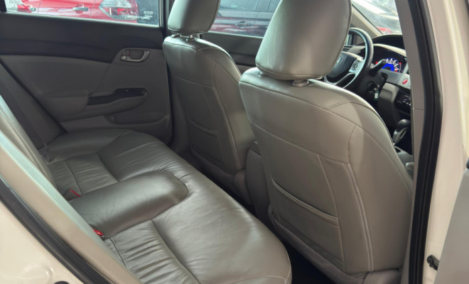 Honda Civic Sedan LXR 2.0 Flexone 16V Aut. 4p 2014 Flex-18