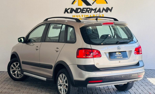 VW - VolksWagen SpaceCross I MOTION 1.6 Mi Total Flex 8V 2013 Flex-4