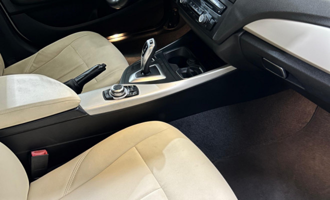 BMW 118iA/ Urban/Sport 1.6 TB 16V 170cv 5p 2015 Gasolina-6