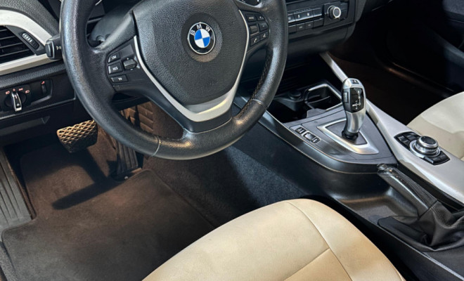 BMW 118iA/ Urban/Sport 1.6 TB 16V 170cv 5p 2015 Gasolina-3