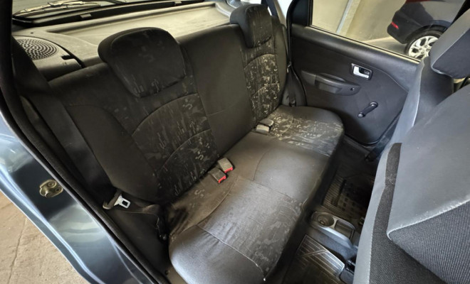 Fiat Palio ELX 1.0 Fire/30 Anos F. Flex 8V 4p 2005 Flex-4