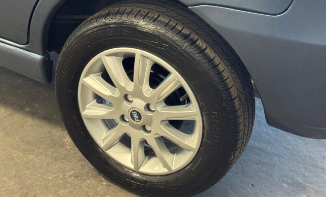 Fiat Palio ELX 1.0 Fire/30 Anos F. Flex 8V 4p 2005 Flex-6