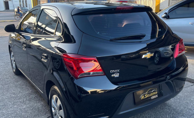 ONIX HATCH LT 1.0 8V 2019 (ÚNICO DONO)-2