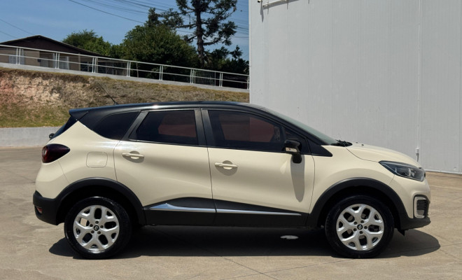 Captur Life 1.6 Automático 2019 - Design que atrai olhares, tecnologia que facilita sua vida! Captur Life 1.6 Automático 2019.-14