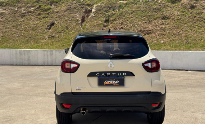 Captur Life 1.6 Automático 2019 - Design que atrai olhares, tecnologia que facilita sua vida! Captur Life 1.6 Automático 2019.-1