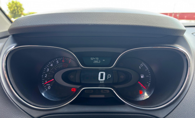 Captur Life 1.6 Automático 2019 - Design que atrai olhares, tecnologia que facilita sua vida! Captur Life 1.6 Automático 2019.-5