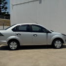 Fiesta Sedan 1.6 2011: O sedan completo e confiável que cabe no seu bolso!-11