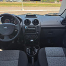 Fiesta Sedan 1.6 2011: O sedan completo e confiável que cabe no seu bolso!-7