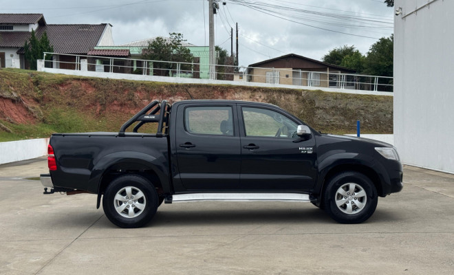 Hilux CD SRV 4x4 2.7 Aut. 2013 FLEX - A Lenda das Picapes, Pronta para Qualquer Desafio!-18