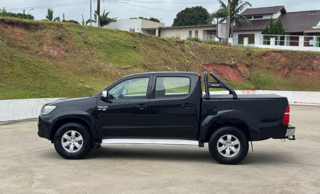 Hilux CD SRV 4x4 2.7 Aut. 2013 FLEX - A Lenda das Picapes, Pronta para Qualquer Desafio!-17