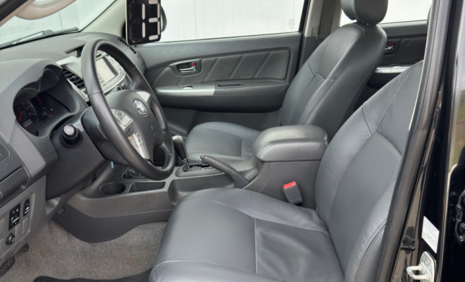 Hilux CD SRV 4x4 2.7 Aut. 2013 FLEX - A Lenda das Picapes, Pronta para Qualquer Desafio!-7