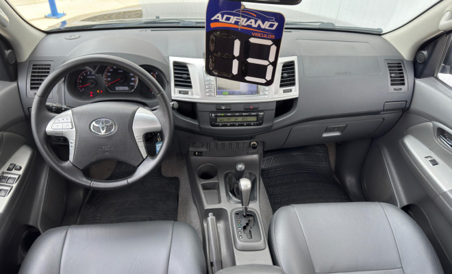 Hilux CD SRV 4x4 2.7 Aut. 2013 FLEX - A Lenda das Picapes, Pronta para Qualquer Desafio!-11