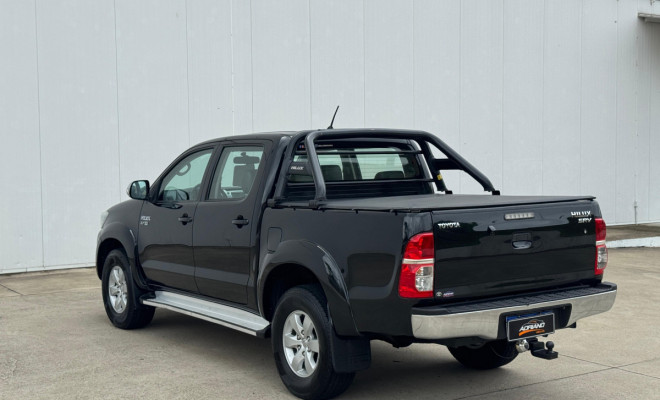 Hilux CD SRV 4x4 2.7 Aut. 2013 FLEX - A Lenda das Picapes, Pronta para Qualquer Desafio!-14