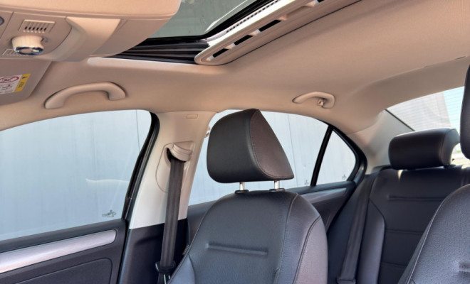 JETTA Comfortline 1.4 TSI Aut. 2017 - 94 mil km + Teto Solar + Pacote Exclusive!-3